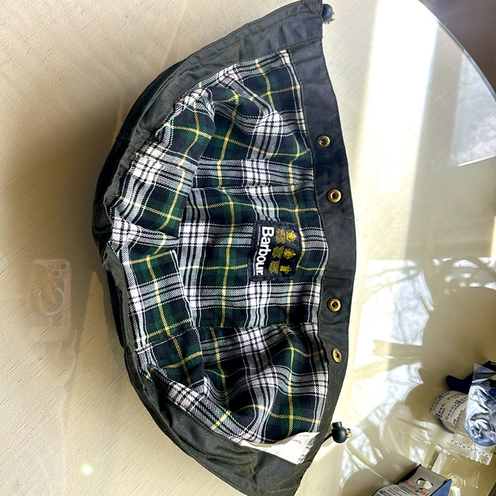 Barbour snap on hood sz L